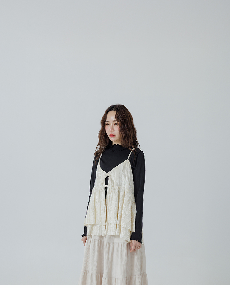 起毛フリルハイネックトップス  ブラック