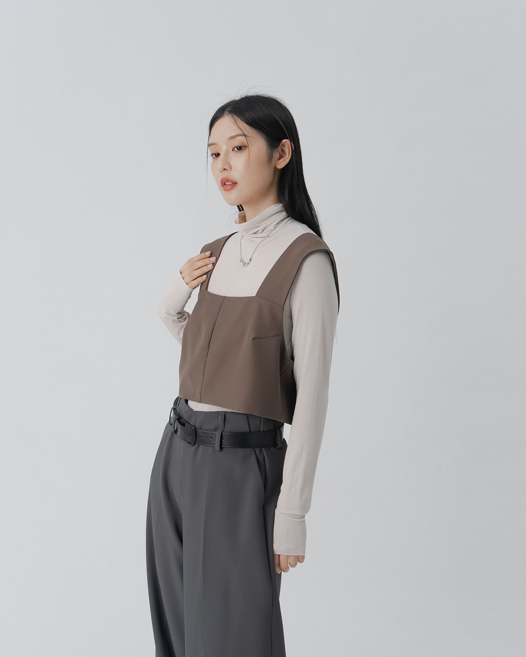 スクエアネックショートベスト ブラウン