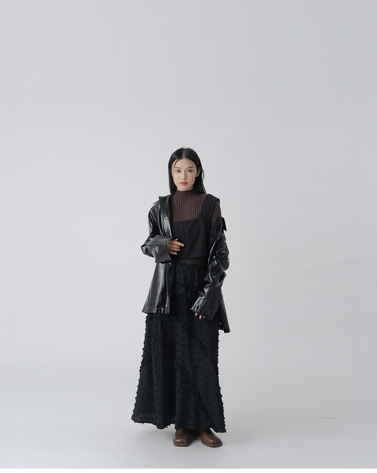 スクエアネックショートベスト ブラック