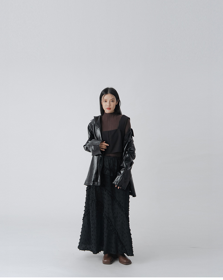 スクエアネックショートベスト ブラック