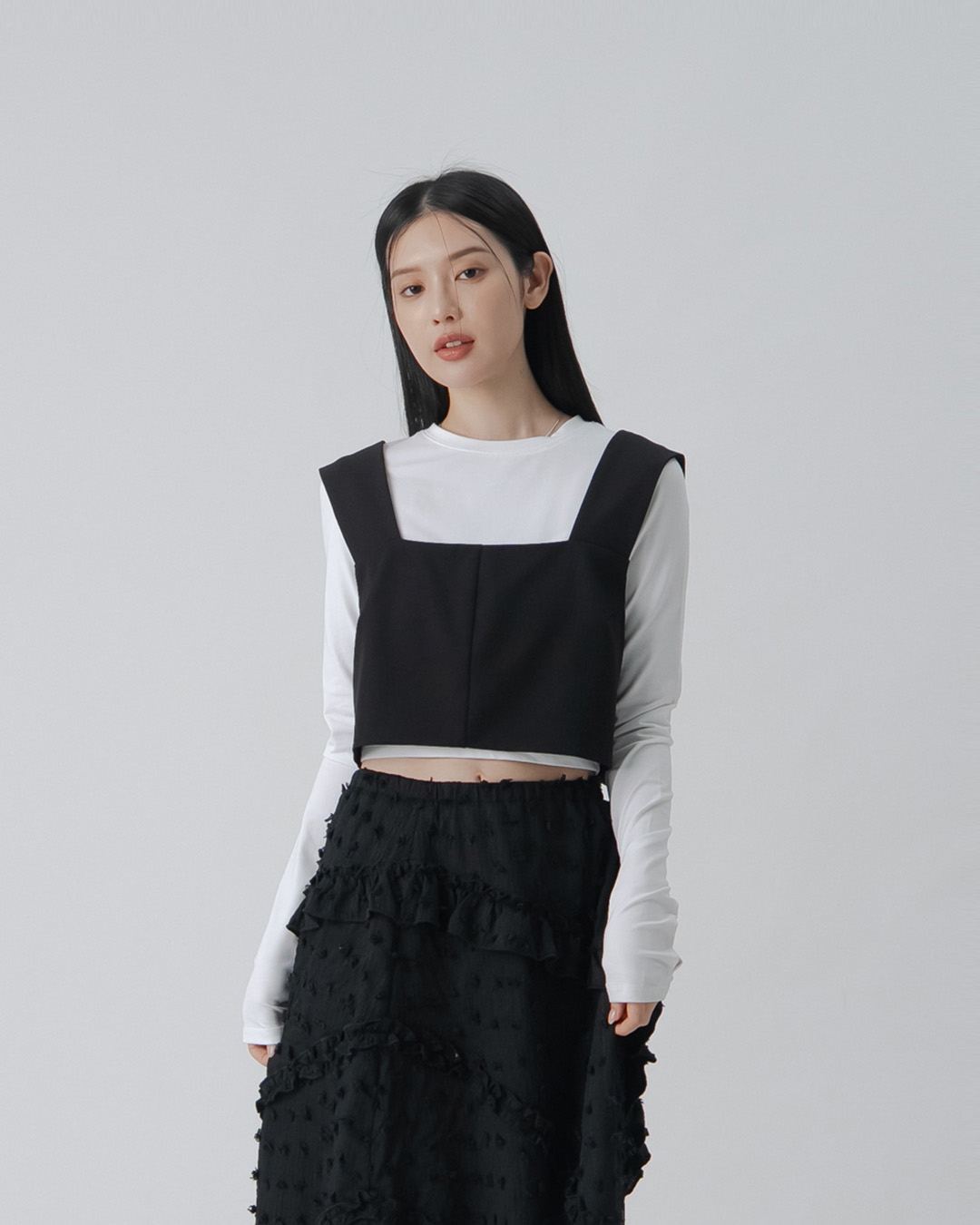 スクエアネックショートベスト ブラック