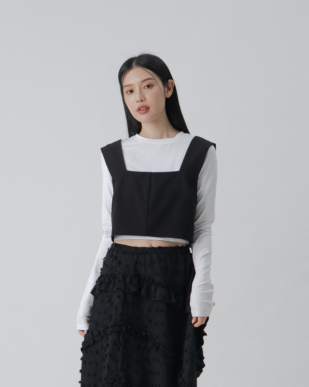 スクエアネックショートベスト ブラック