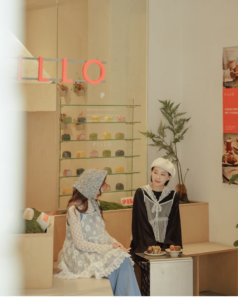 春1尚未收到---ケーキ切替フレアトップス 2色展開