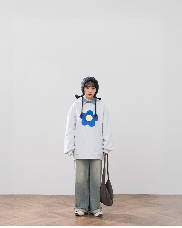 フラワー刺繍スウェット ライト グレー