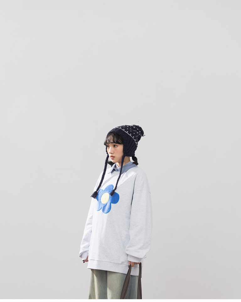 フラワー刺繍スウェット ライト グレー