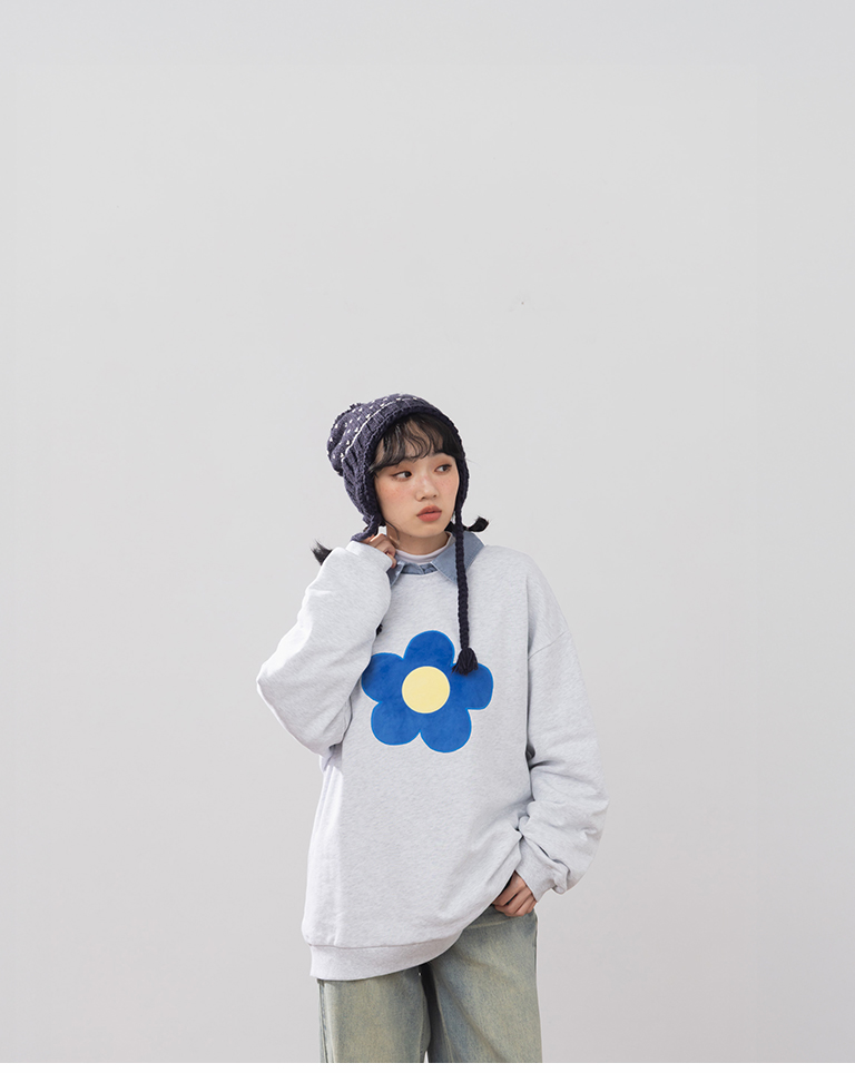 フラワー刺繍スウェット ライト グレー