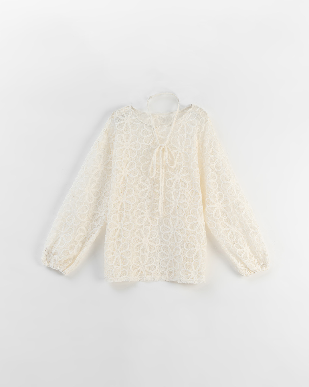 透かしフラワー刺繍トップス 2色展開