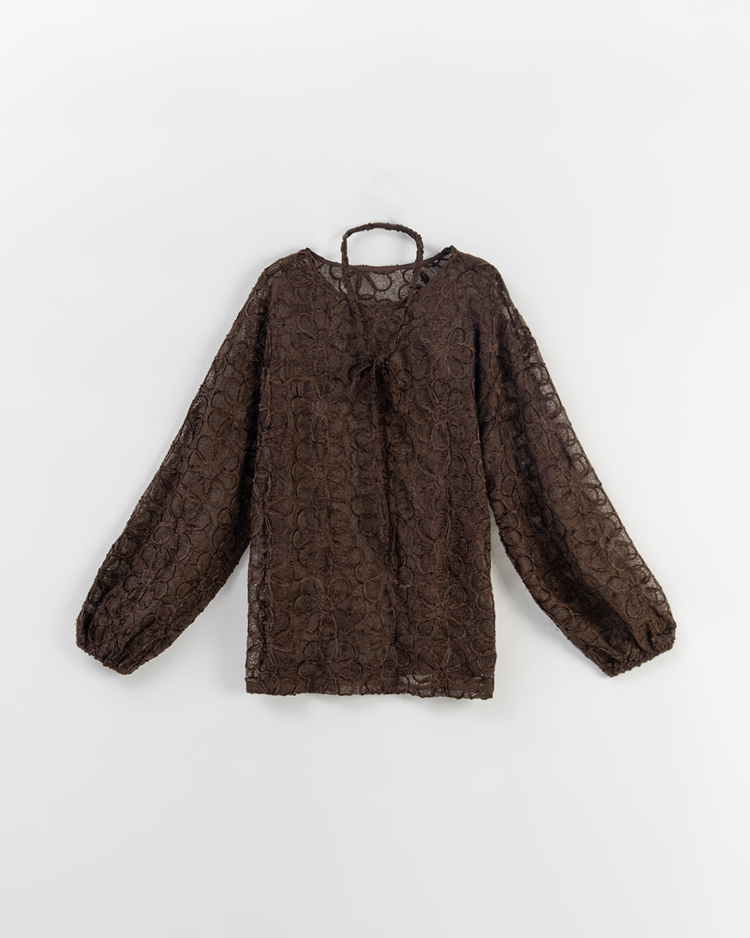 透かしフラワー刺繍トップス 2色展開