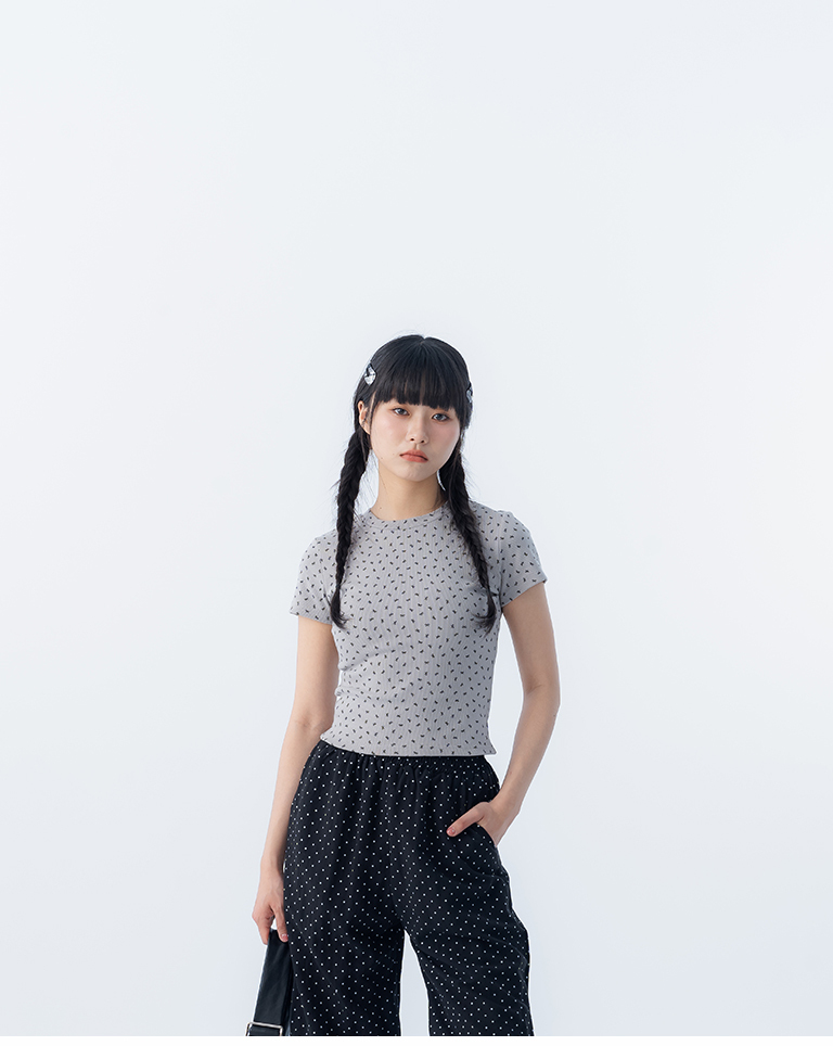 リボンプリントフィットトップス 3色展開