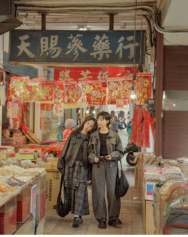 スナップボタンフィットトップス 4色展開