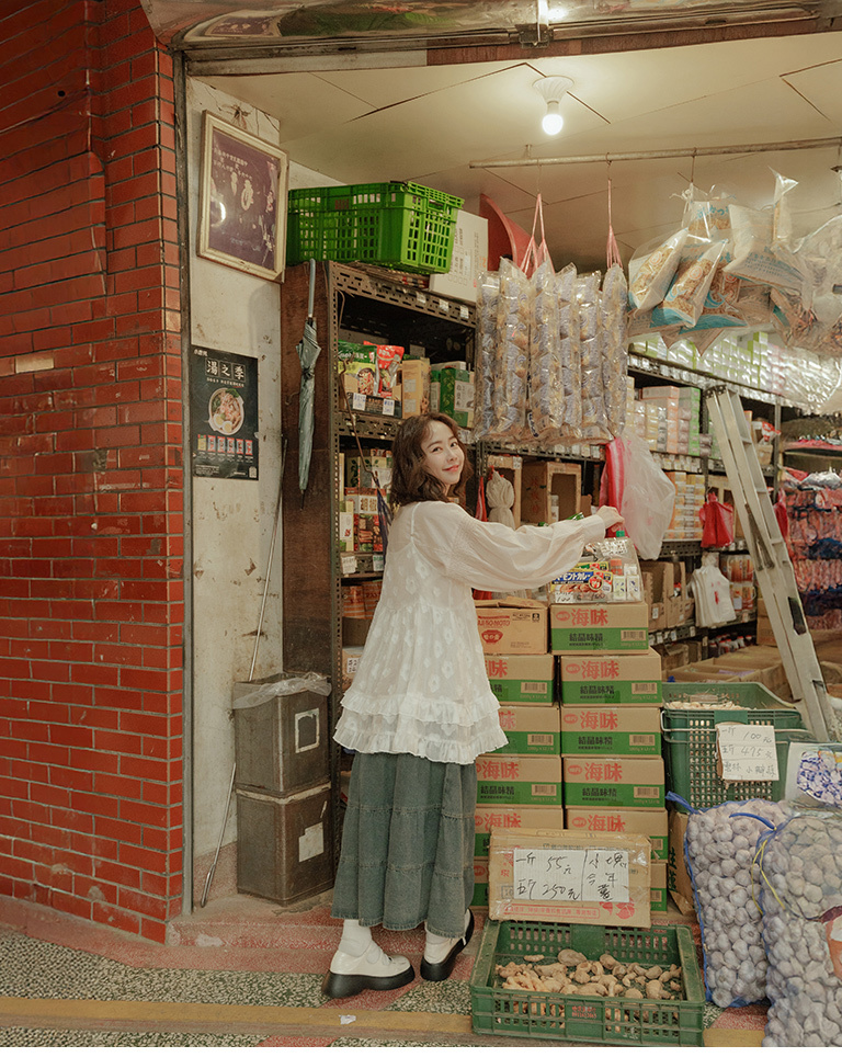 立体フラワー透かし編みキャミソール ホワイト