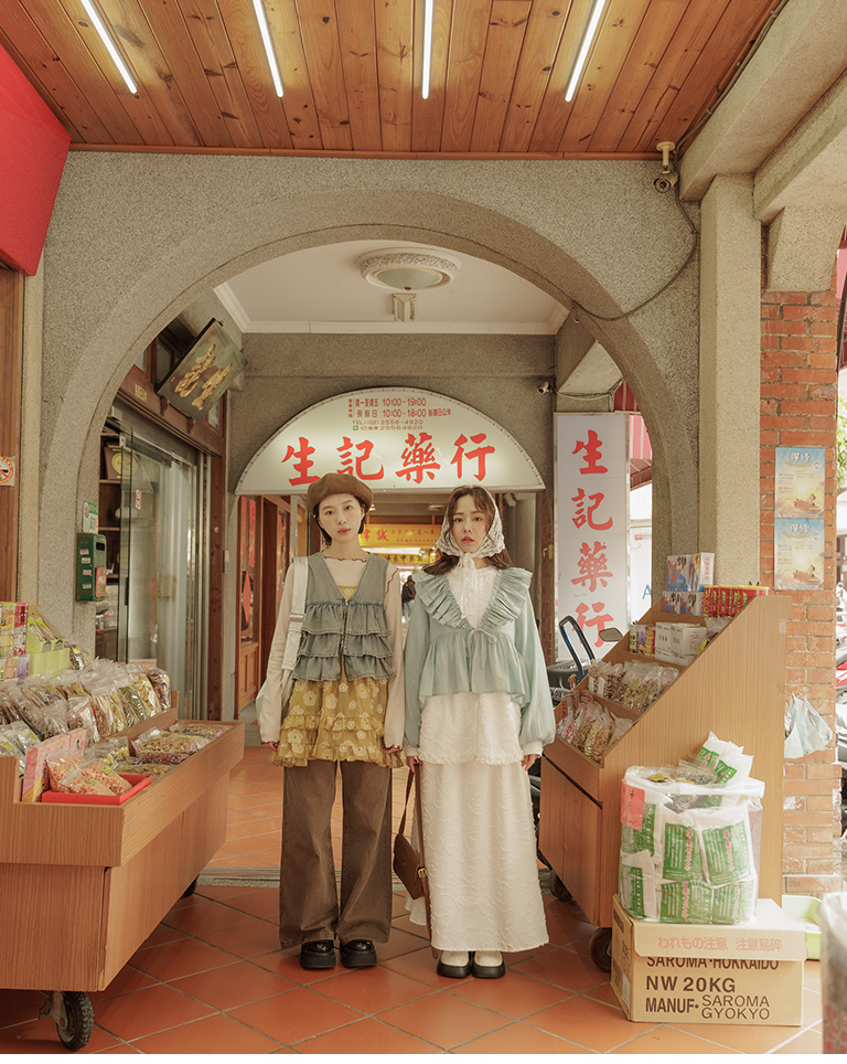 立体フラワー透かし編みキャミソール イエロー