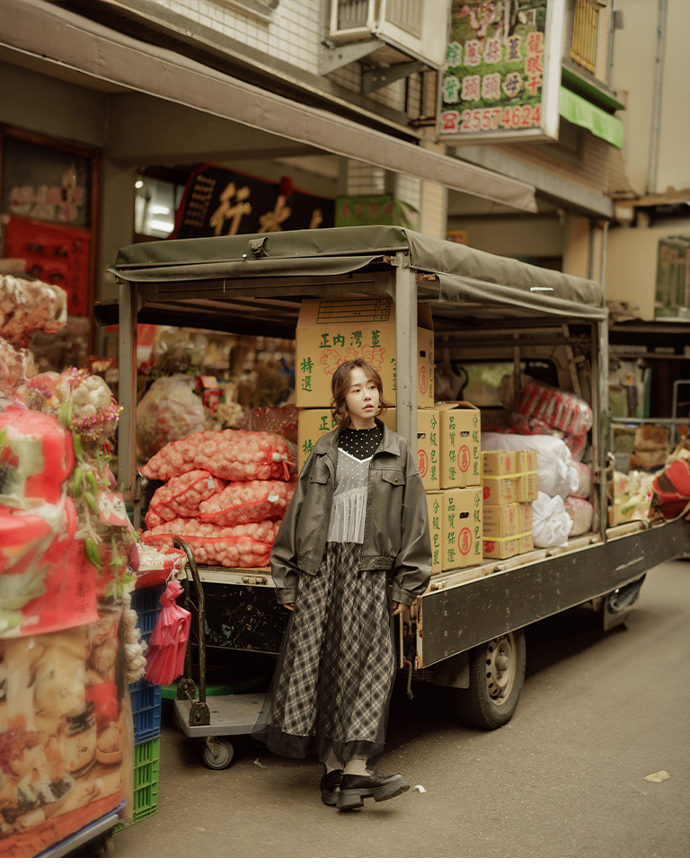 春1尚未收到---ドット柄クルーネックトップス 3色展開