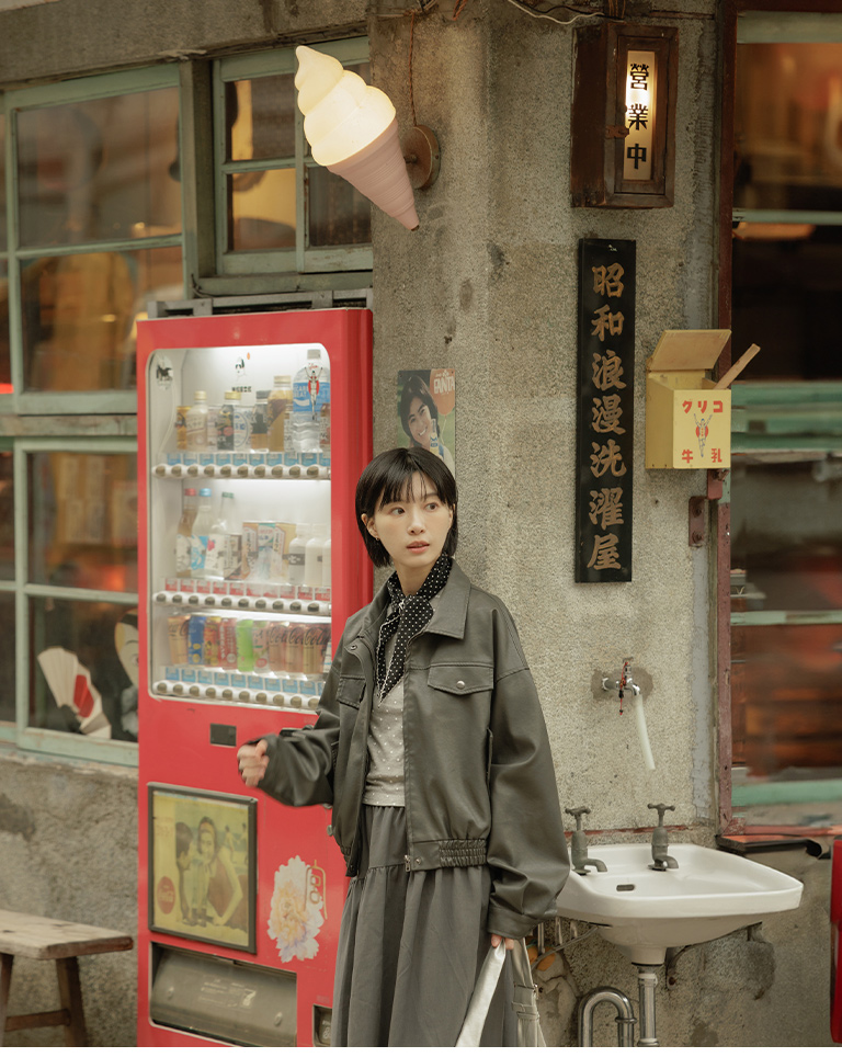 春1尚未收到---ドット柄クルーネックトップス 3色展開