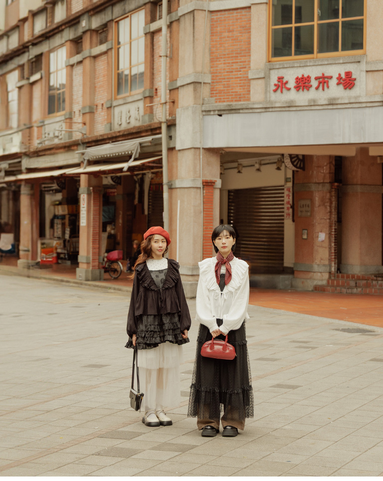 春1尚未收到---ドット柄クルーネックトップス 3色展開