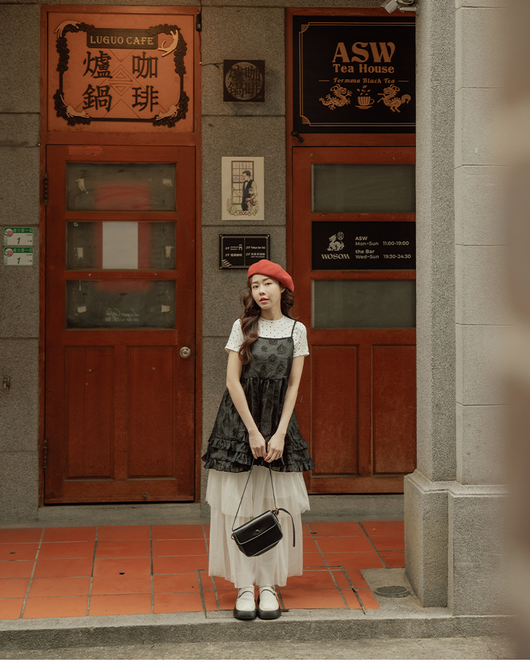 春1尚未收到---ドット柄クルーネックトップス 3色展開