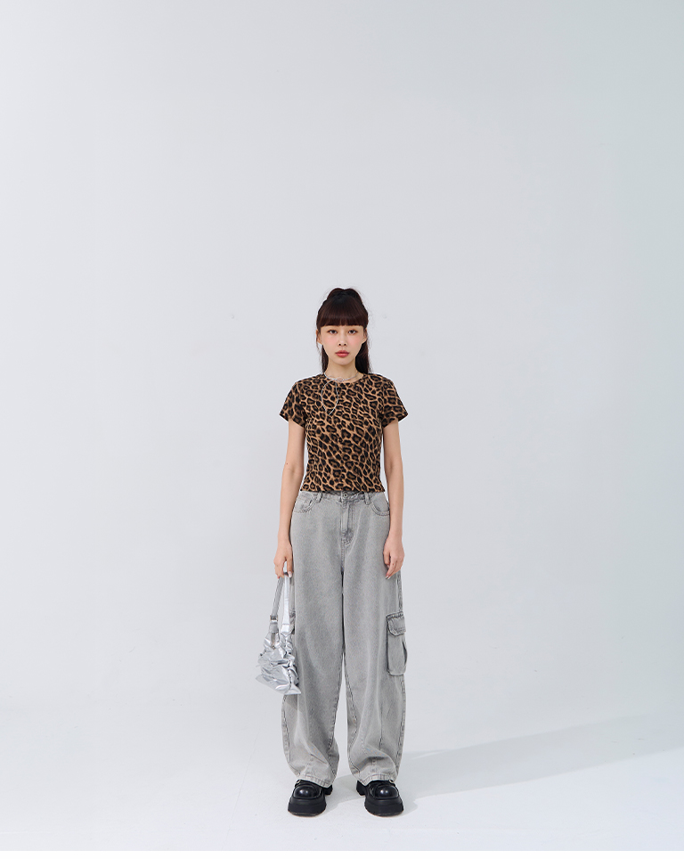 ヒョウ柄フィット半袖トップス 2色展開