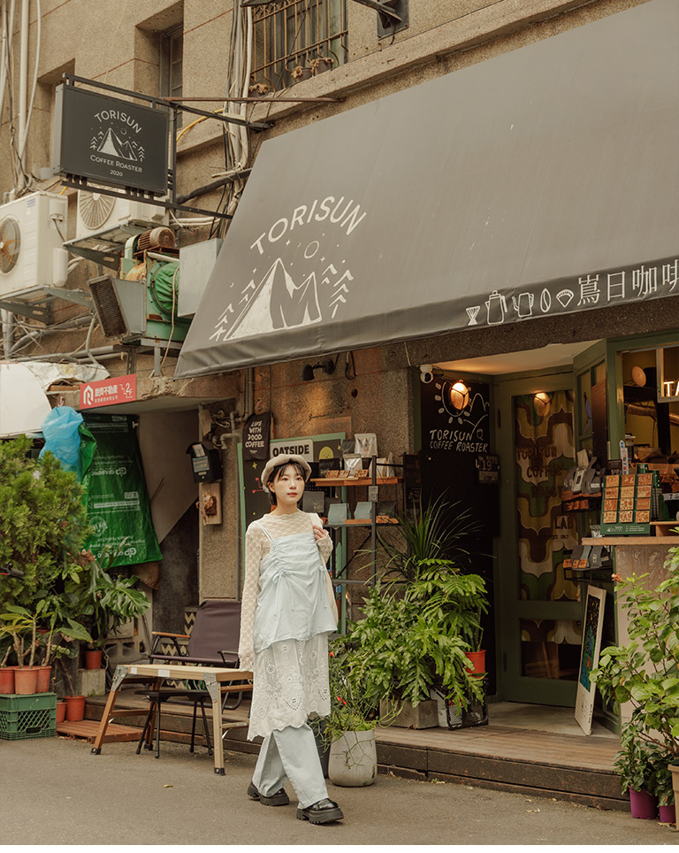 レース透かし編みキャミソール