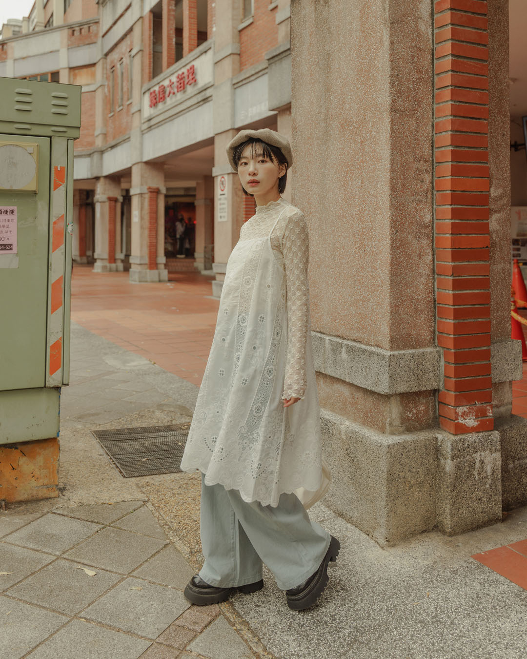 レース透かし編みキャミソール