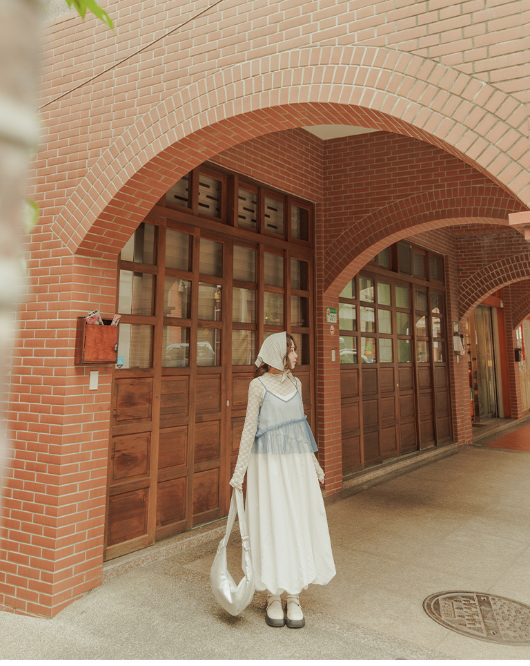 春1尚未收到---フラワー柄シアートップス 4色展開