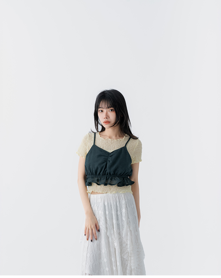 シャーリングフリルキャミベスト 2色展開