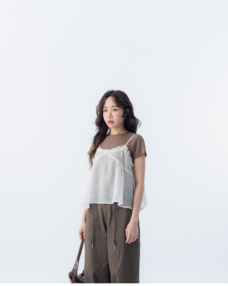 フリルネックキャミソール ホワイト