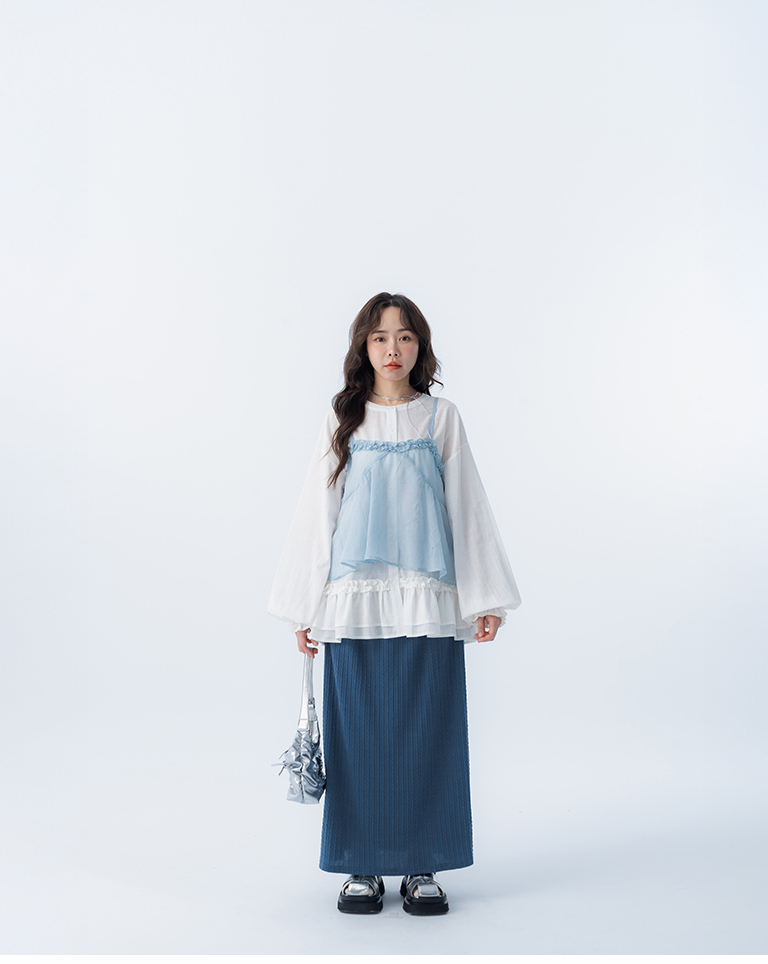 フリルネックキャミソール ブルー