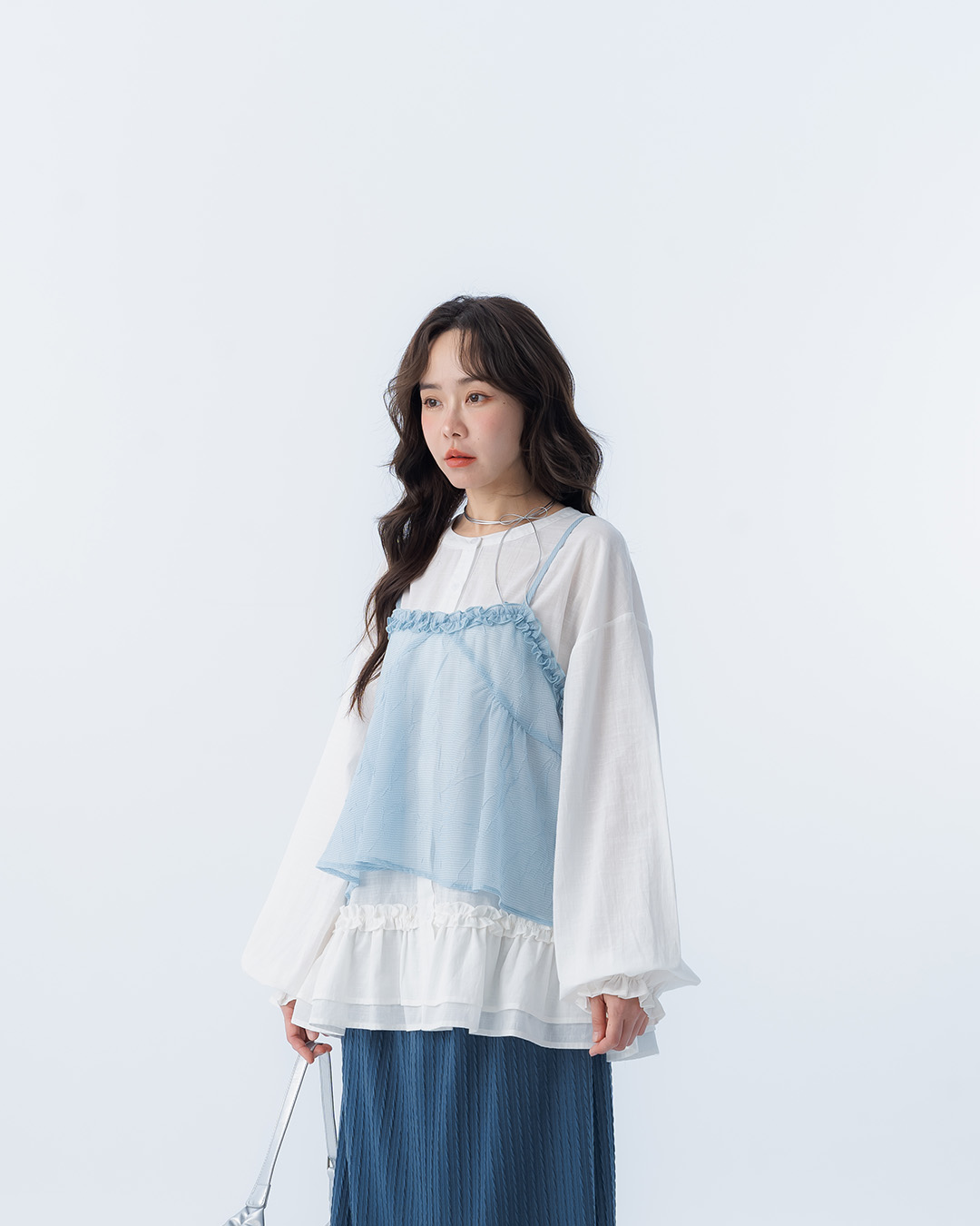 フリルネックキャミソール ブルー