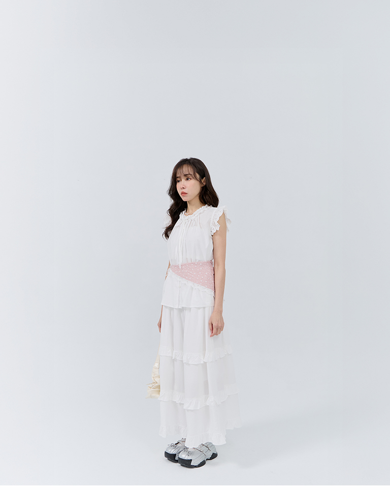 レースフリルリボンノースリーブトップス 2色展開
