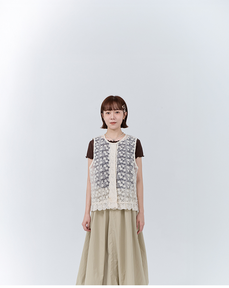 ジャガードフリルカットアウトボタンワイドベスト