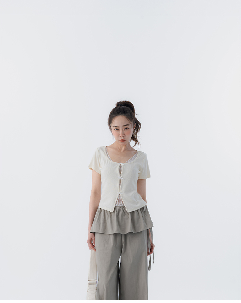 春12未到---フェイクレイヤードレーストップス 3色展開