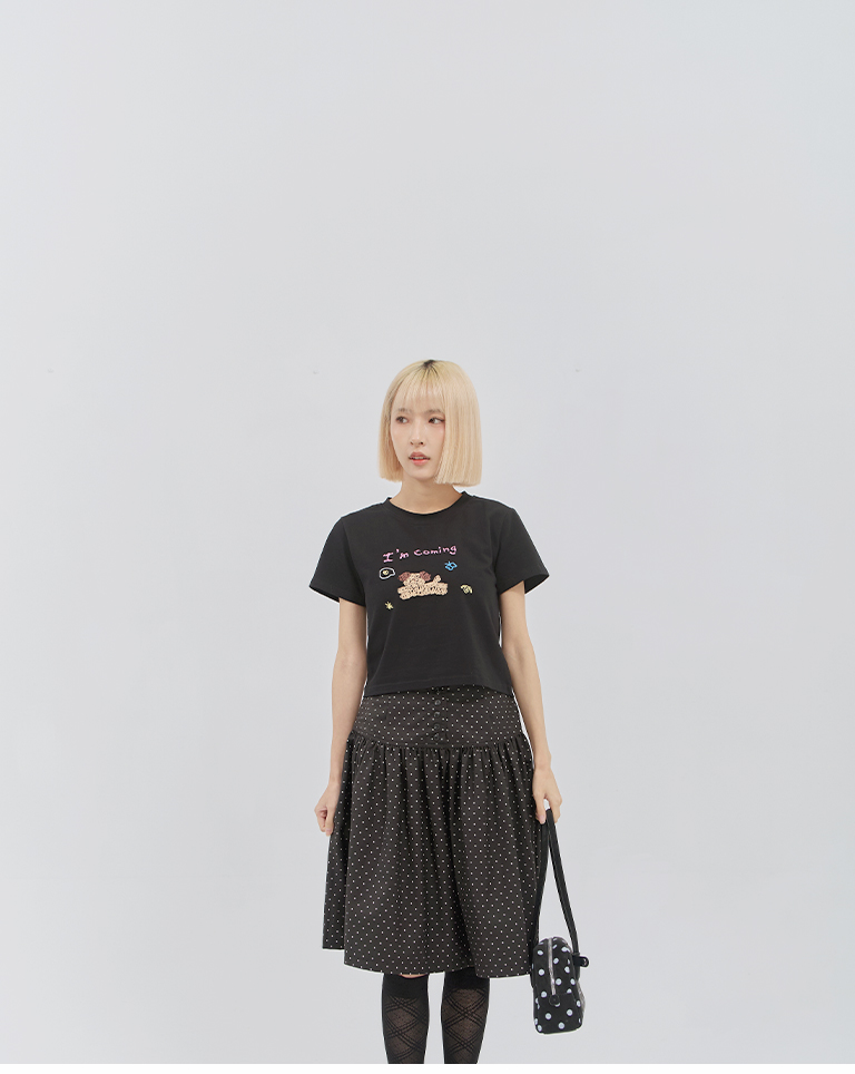 手描きドッグプリントショート丈トップス 2色展開