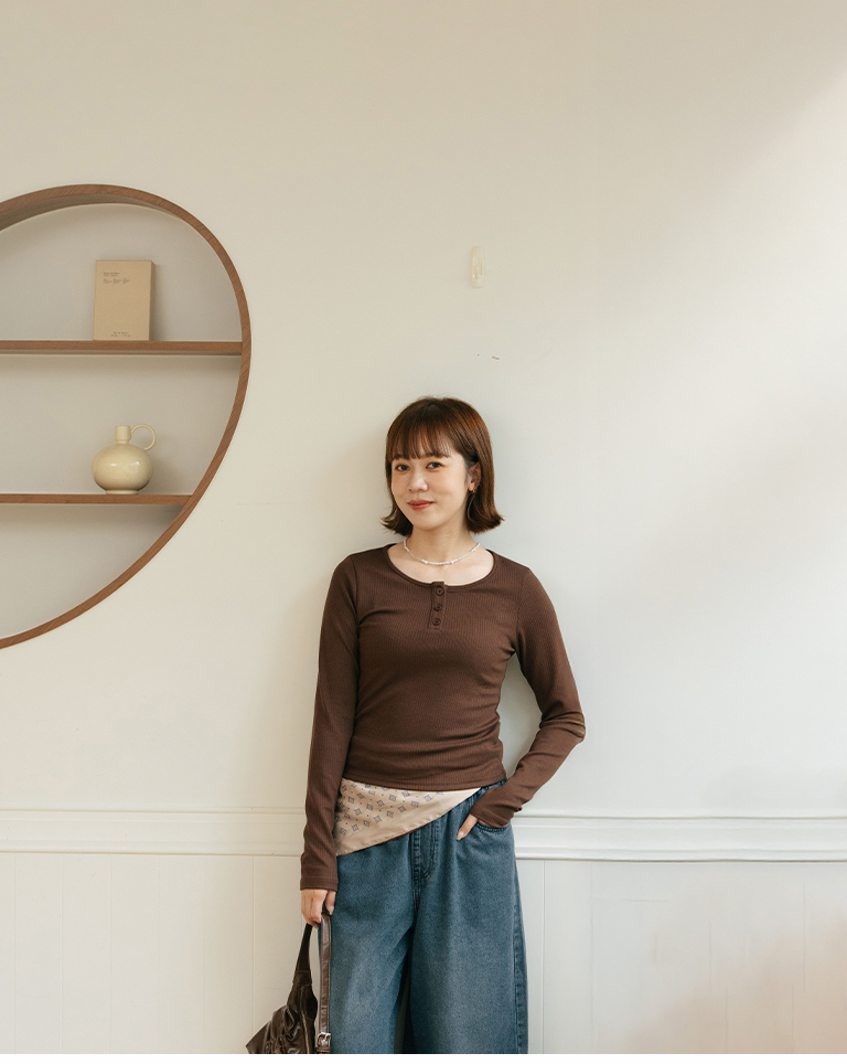 ハーフボタン長袖トップス ブラウン