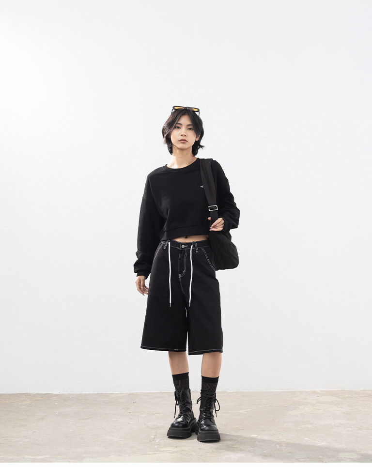 刺繍クロップドスウェット 2色展開