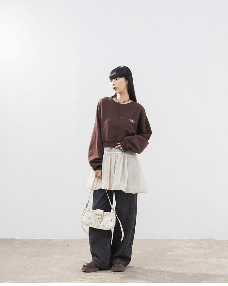 刺繍クロップドスウェット 2色展開