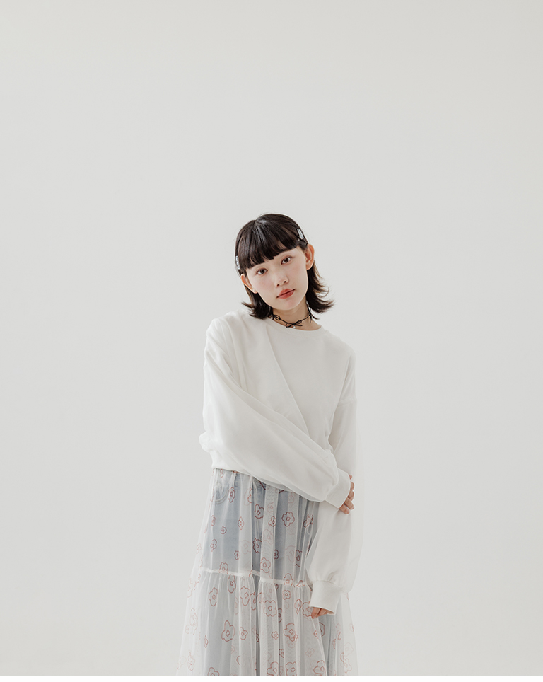 シャイニー2層チュールショートスウェット 2色展開