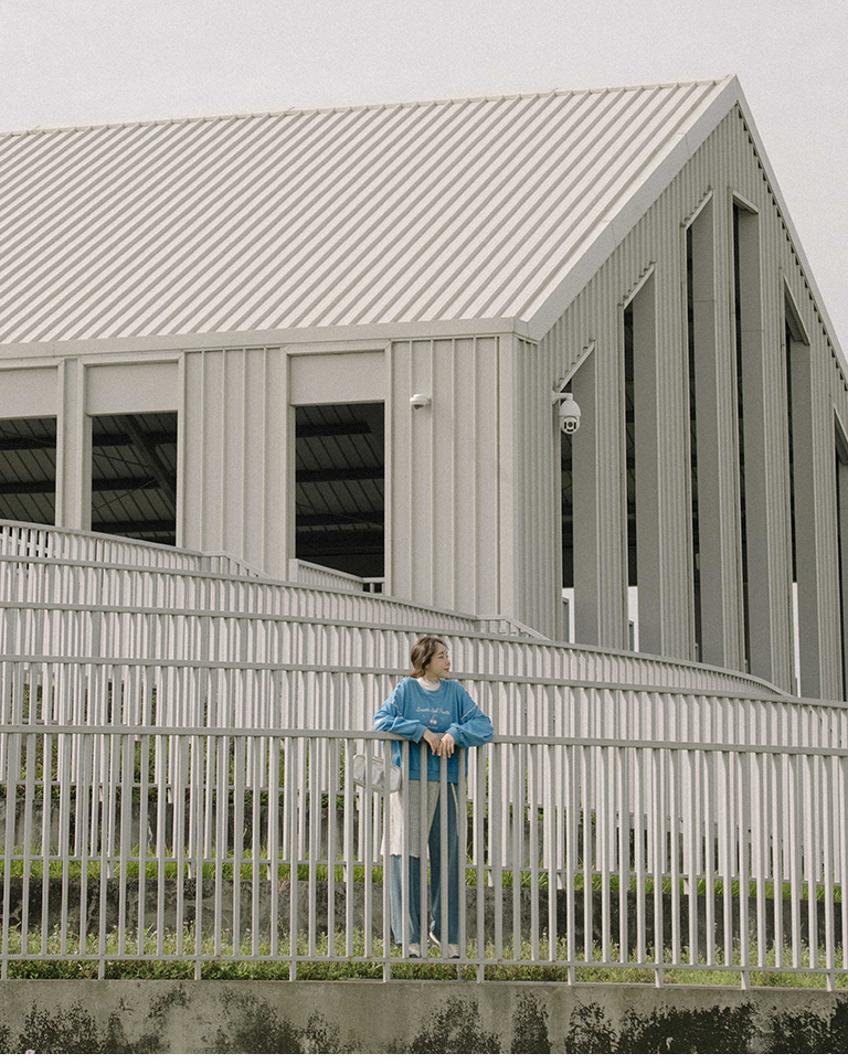 チェリー刺繍フリルスウェット 2色展開