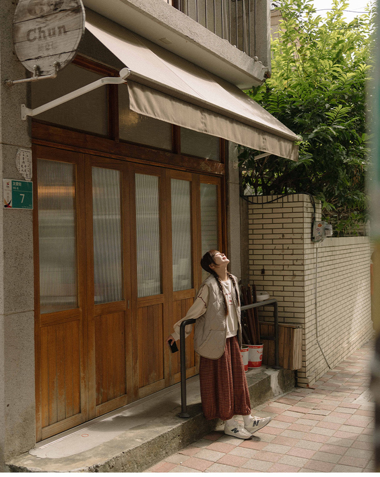 チェリー刺繍フリルスウェット 2色展開