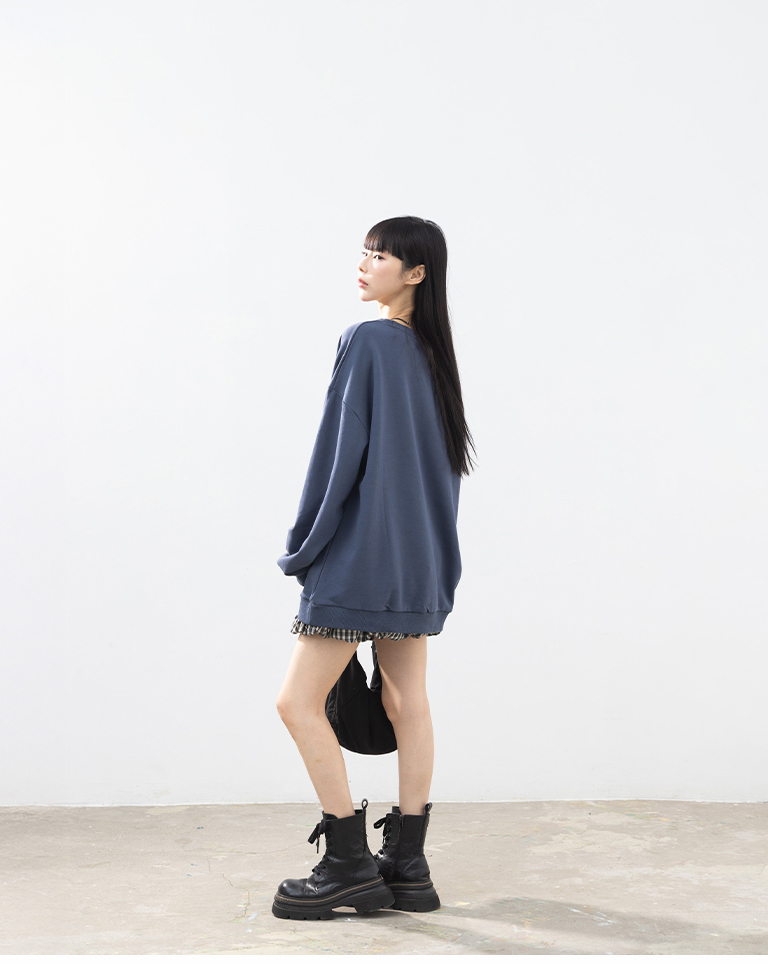 英字プリント長袖スウェット 2色展開