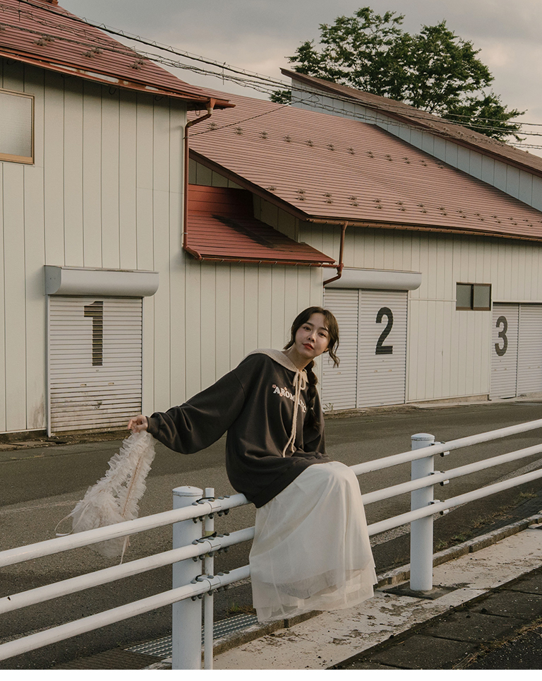 フラワー刺繍スウェット 3色展開