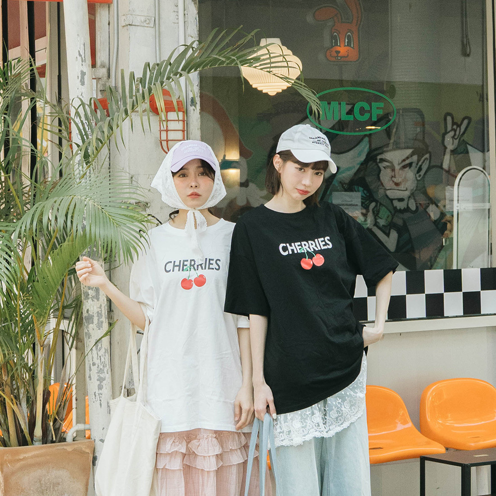 さくらんぼプリントワイド半袖Tシャツ 2色展開