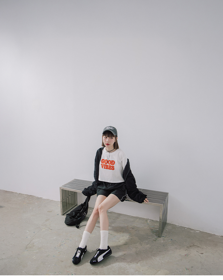 ロゴTシャツ 2色展開