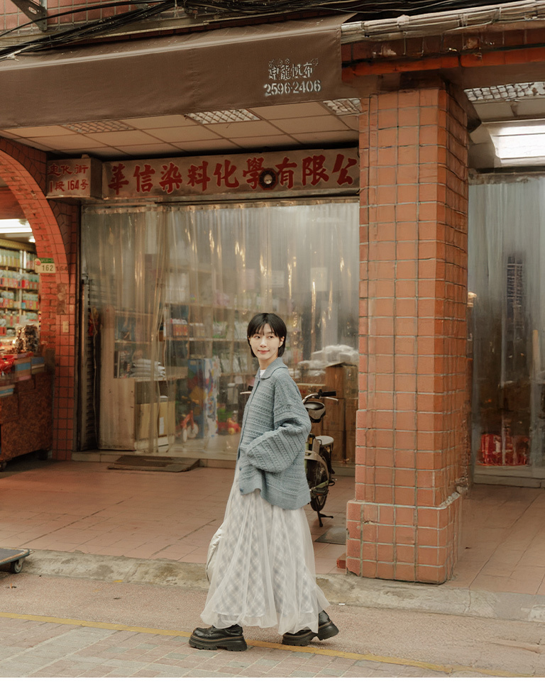 透かし刺繍フラットカラーニット 3色展開