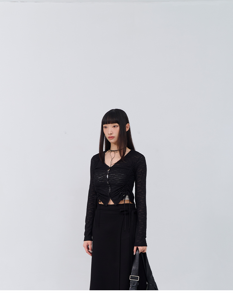 透かし編みクロップドドロストトップス 2色展開