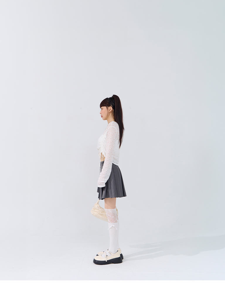 透かし編みクロップドドロストトップス 2色展開