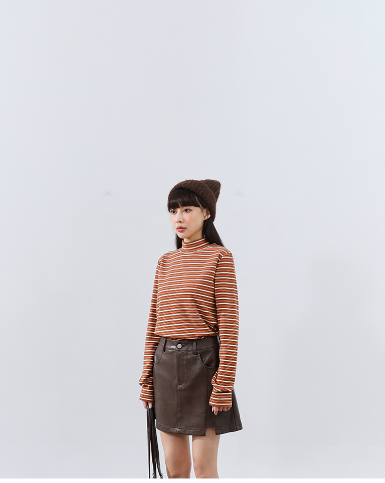 スリットフェイクレザーミニスカート 2色展開