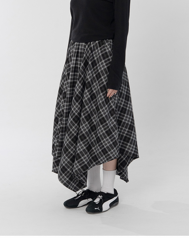 チェックイレギュラーヘムスカート 2色展開