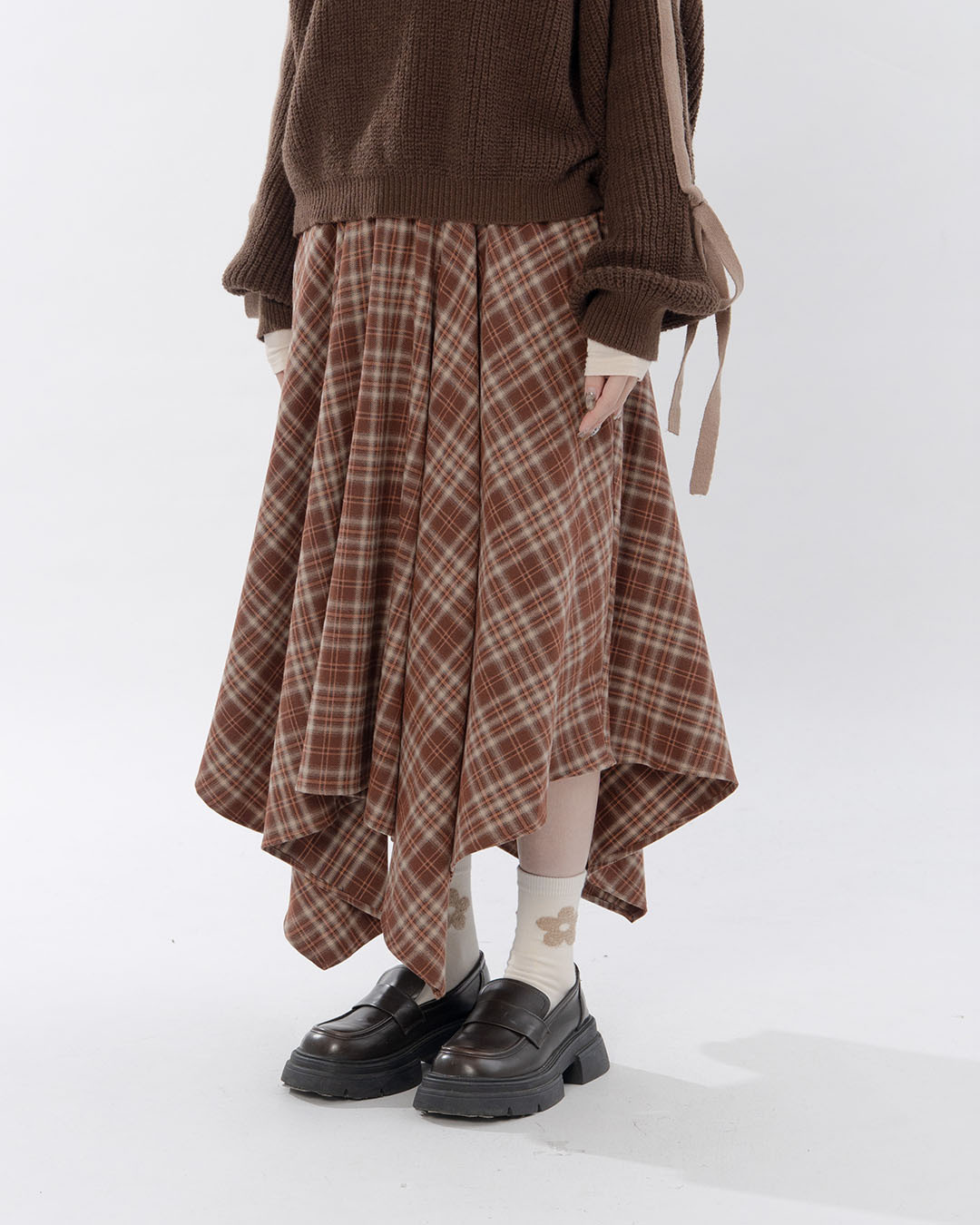 冬7尚未到---チェックイレギュラーヘムスカート 2色展開