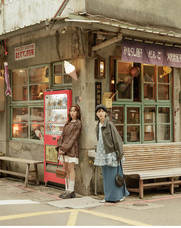 春2尚未收到---立体編み柄スリットスカート