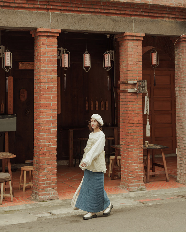 春2尚未收到---立体編み柄スリットスカート